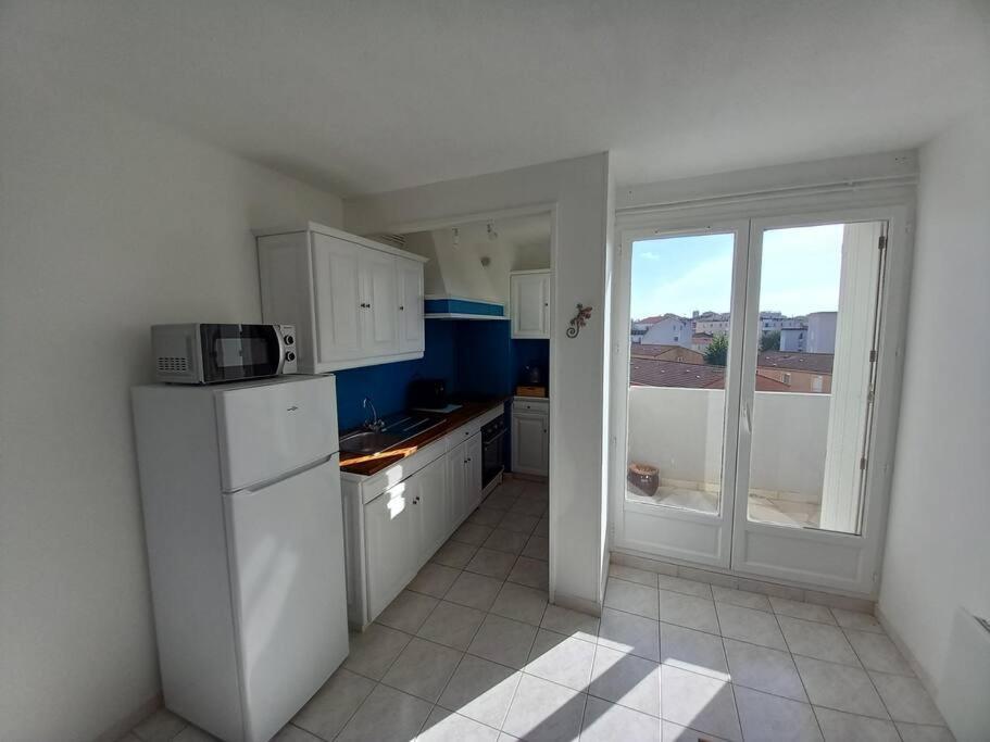 Appart 2/4 Pers Proche Centre Avec Balcon, Parking Narbona Exterior foto